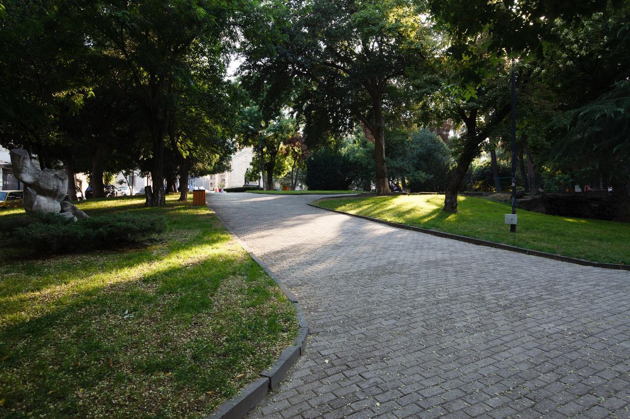 Garden Side Tbilisi Hotel Luaran gambar