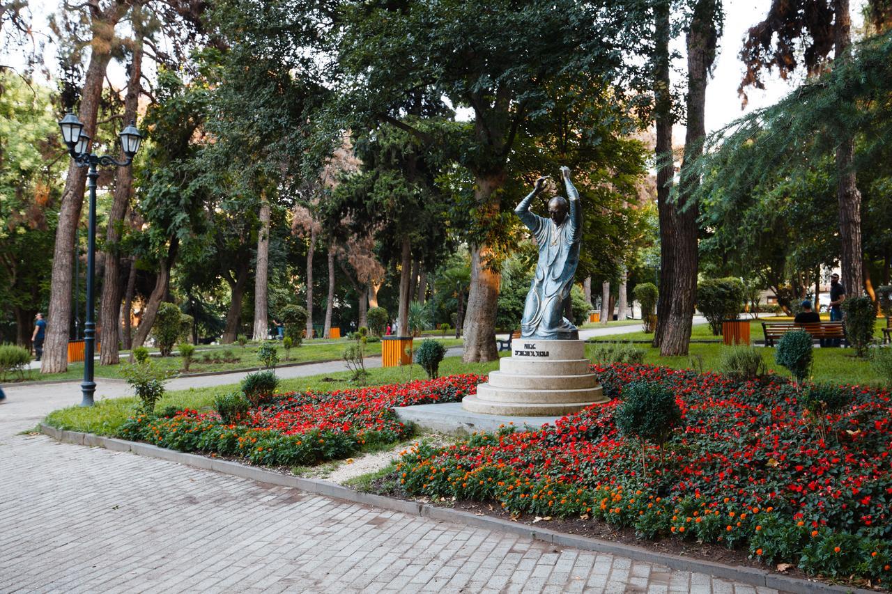 Garden Side Tbilisi Hotel Luaran gambar
