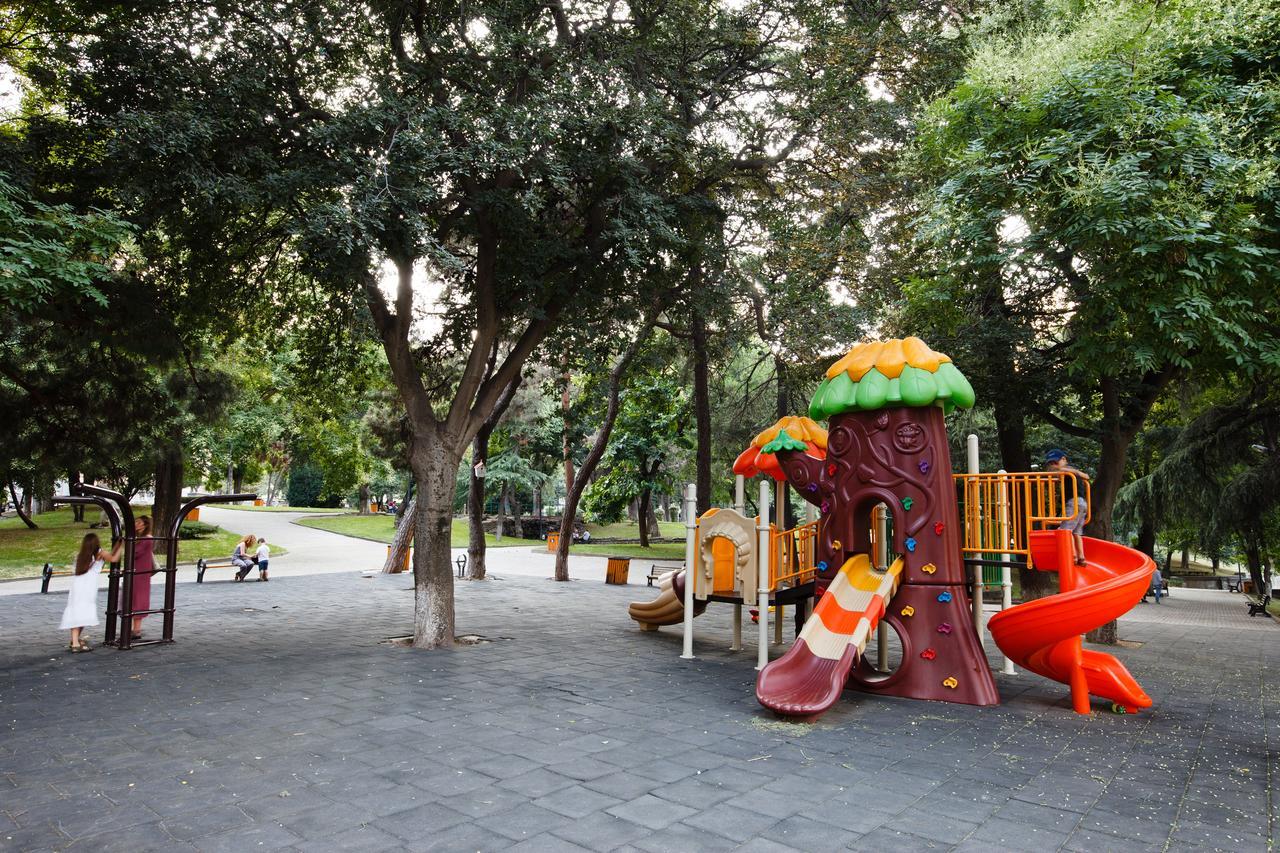 Garden Side Tbilisi Hotel Luaran gambar